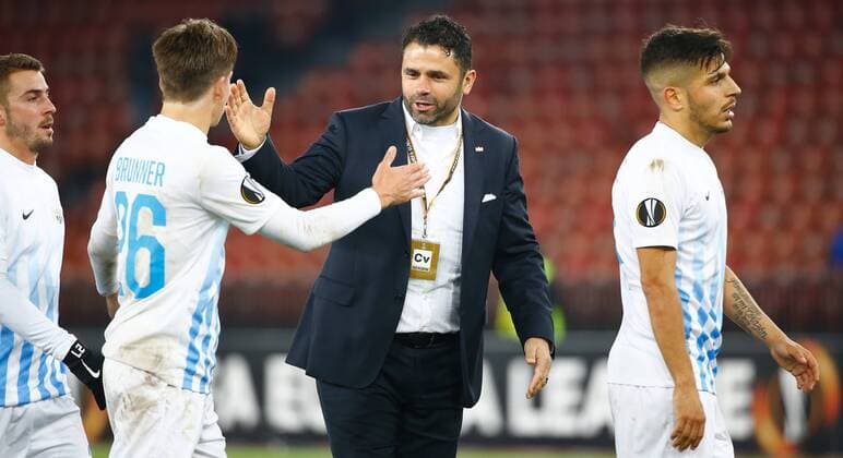 03.11.2016 Letzigrund Stadion Zürich , SCHWEIZ , Herren Fussball UEFA Europa League FC Zürich - Steaua Bukarest Cedric Brunner - Trainer Uli Forte (FC Zürich) 