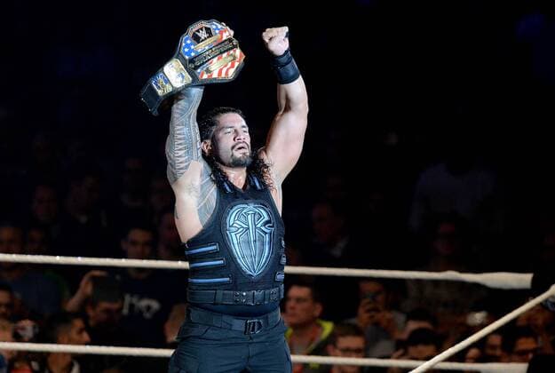03.11.2016, xfux, Wrestling, WWE LIVE Muenchen 2016, emspor emonline , v.l. Roman Reigns jubelnd bejubelt jubelt jubeln Muenchen