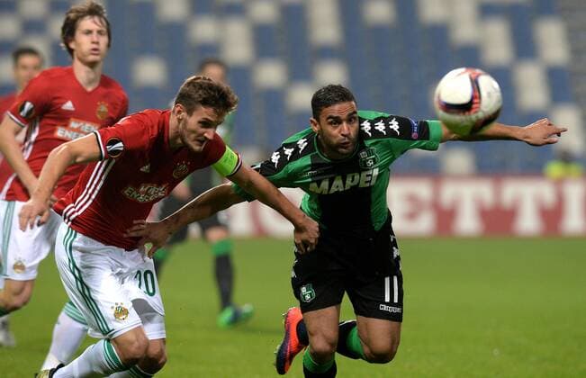 IPP20161103 Football - soccer: UEFA Europa League 2016 2017, Sassuolo Calcio - Rapid Wien, Maximilian Hofmann contrasta Gregoire Defrel xHOCHxZWEIx xItalyxPhotoxPressx 