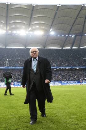 HAMBURG, Germany - NOVEMBER 05: Uwe Seeler vor dem Bundesliga Spiel Hamburger Verein gegen BVB Dortmund im Volksparkstadion am 05 November 2016.
