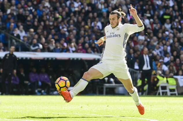 Real Madrid s player Gareth Bale during a match of La Liga at Santiago Bernabeu Stadium in Madrid. November 06, Spain. 2016.  (20161106018)