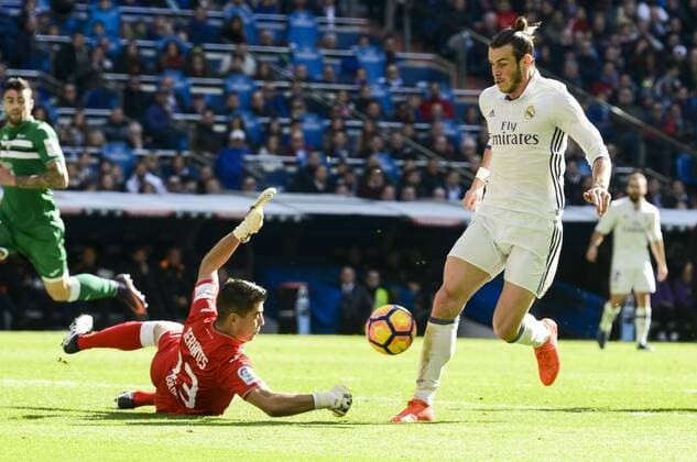 Real Madrid s player Gareth Bale and Leganes s player Jon Ander Serrantes during a match of La Liga at Santiago Bernabeu Stadium in Madrid. November 06, Spain. 2016.  (20161106019)