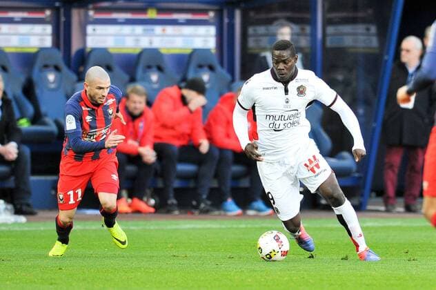 09 Mario BALOTELLI (nice) - 11 VINCENT BESSAT (caen) FOOTBALL : SM Caen vs OGC Nice - Ligue 1 - 06 11 2016 FEP Panoramic 