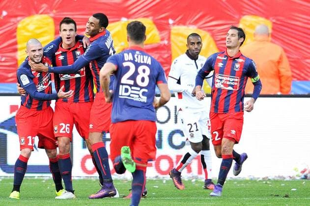 26 IVAN SANTINI (caen) - 11 VINCENT BESSAT (caen) - 05 Alaeddine YAHIA (caen) - 02 NICOLAS SEUBE (caen) - Fussball Frankreich, Ligue 1, SM Caen vs. OGC Nice - 06 11 2016 FEP Panoramic 