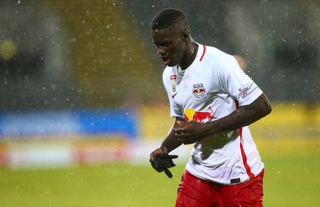 SOCCER - BL, Mattersburg vs RBS MATTERSBURG,AUSTRIA,06.NOV.16 - SOCCER - tipico Bundesliga, SV Mattersburg vs Red Bull Salzburg. Image shows Dayot Upamecano (RBS). GEPAxpictures xCh.xKelemen