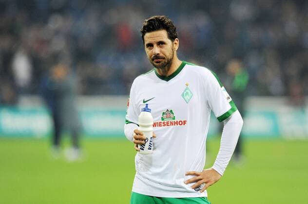 Themen der Woche - SPORT Claudio Pizarro ( SV Werder Bremen ) enttaeuscht nach der Niederlage. 06.11.2016 --- Fussball --- 1. Bundesliga --- Schalke 04 vs SV Werder Bremen Gelsenkirchen Copyright: xThienel Eibner-Pressefotox EP_TTL