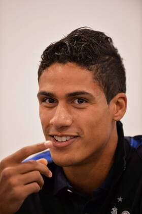 Fußball, Raphael Varane - PK Nationalteam Frankreich Raphael Varane FOOTBALL : PK - Nationalteam Frankreich - 07 11 2016 AnthonyBIBARD FEP Panoramic 