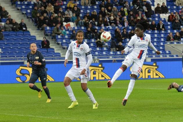 Fußball, Damen, CL, Olympique Lyon - FC Zürich Griedge M Bock Bathy, Wendie Renard (lyon) - Fussball Damen, Champions League, Olympique Lyon vs. FC Zürich - 09 11 2016 FredericChambert Panoramic 
