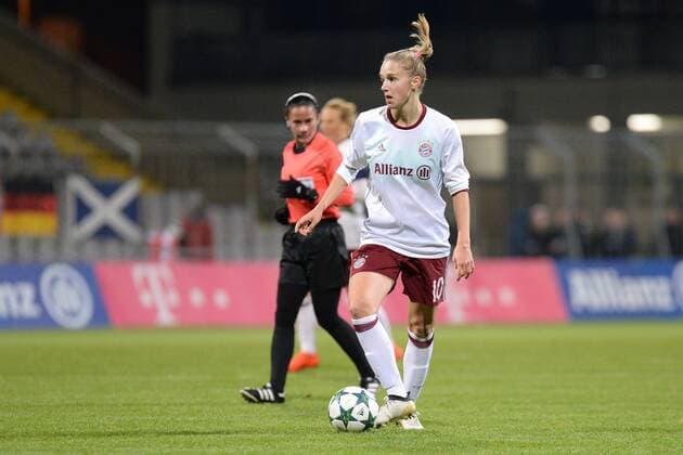 v.li.: Vivianne Miedema (FC Bayern München, FCB, 10) am Ball, Fussball, UEFA Women s Champions League, FC Bayern München - FK Rossiyanka, xslx