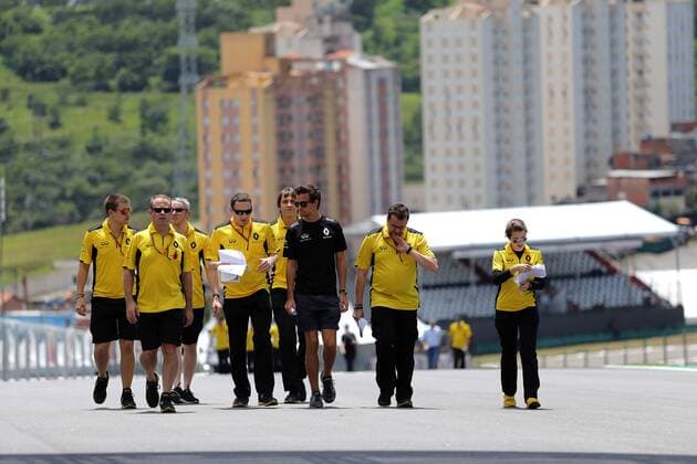 Brazilian Grand Prix, Sao Paulo 10 - 13 November 2016 10.11.2016 - Jolyon Palmer (GBR) Renault F1 Team RS16 