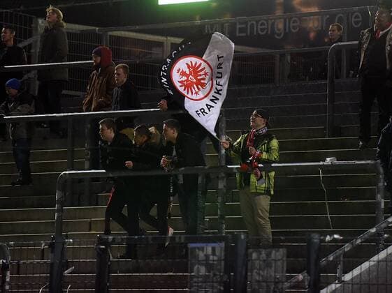 10.11.2016, xhbx, Fussball Testspiel, Eintracht Frankfurt - FSV Frankfurt, emspor v.l. Fans Eintracht Frankfurt, Stimmung, Schals, Frankfurt am Main