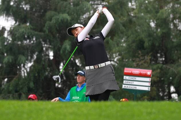Korean golfer Chella Choi in action during the first day of the Lorena Ochoa Invitational Tournament of the LPGA Golf Damen at the Golf Club of Mexico City, Mexico, 10 November 2016. LORENA OCHOA INVITATIONAL GOLF TOURNAMENT IN MEXICO CITY !ACHTUNG: NUR REDAKTIONELLE NUTZUNG!  MEX002 20161110-636144145298152100
