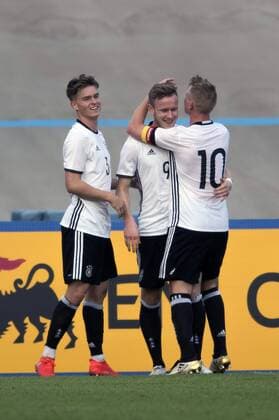Cedric Teuchert (GER), NOVEMBER 10, 2016 - Football Soccer : Cedric Teuchert (C) of Germany celebrates after scoring their 1st goal during the Under-20 International Friendly Länderspiel match between Italy 0-1 Germany at Stadio Tullo Morgagni in Forli, Italy. Noxthirdxpartyxsales  (ptmb102308)