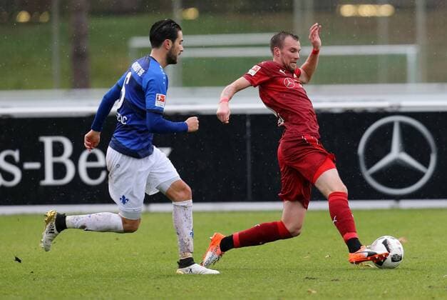 Stuttgart Fußball Testspiel VfB Stuttgart vs. SV Darmstadt 98, v.l. Mario Vrancic (Darmstadt), Kevin Großkreutz (VfB)