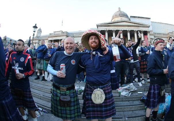 Scotland fans defend on Trafalgar Square before the FIFA World Cup WM Weltmeisterschaft Fussball Qualifying Group F match at Wembley Stadium, London. Picture date: November 11th, 2016. Pic David Klein Sportimage EDITORIAL USE ONLY. No use with unauthorised audio, video, data, fixture lists, club league logos or live services. Online in-match use limited to 120 images, no video emulation. No use in betting, games or single club league player publications.