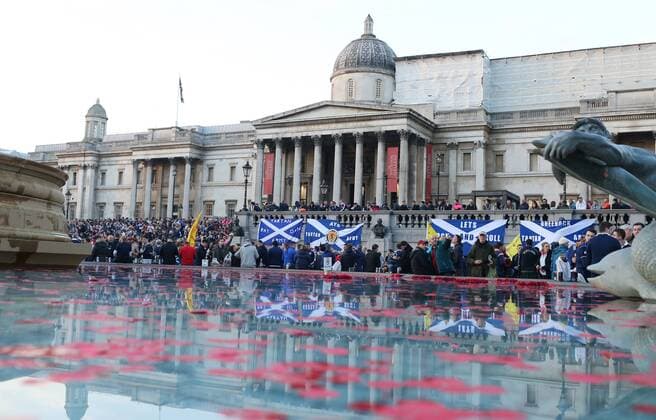 Scotland fans descend on Trafalgar Square before the FIFA World Cup WM Weltmeisterschaft Fussball Qualifying Group F match at Wembley Stadium, London. Picture date: November 11th, 2016. Pic David Klein Sportimage EDITORIAL USE ONLY. No use with unauthorised audio, video, data, fixture lists, club league logos or live services. Online in-match use limited to 120 images, no video emulation. No use in betting, games or single club league player publications.