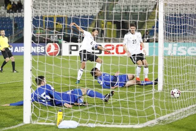 Sami KHEDIRA, DFB 6 Torschuss, schiesst das Tor zum 1-0 GERMANY - SAN MARINO World Cup Qualifikation am November 11, 2016 in San Marino, Italy WM-Quali, Quali,