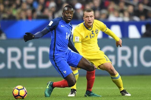 Fußball, WM Quali, Frankreich - Schweden 161111 Frankreichs Blaise Matuidi und Schwedens Jakob Johansson Fußball WM-Quali Frankreich vs Schweden am 11. November 2016 in Saint-Denis  Copyright: PETTERxARVIDSON BB161111PA045