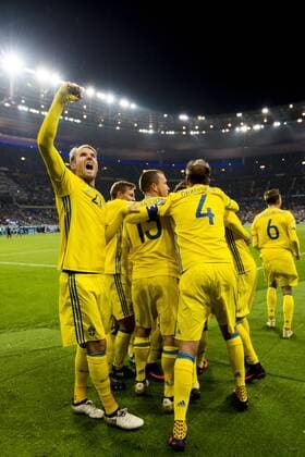 161111 Sveriges Ola Toivonen jublar efter att Emil Forsberg gjort 0-1 Frankreich - Schweden Nationalteam Länderspiel WM Quali Paris  Copyright: PETTERxARVIDSON BB161111PA138