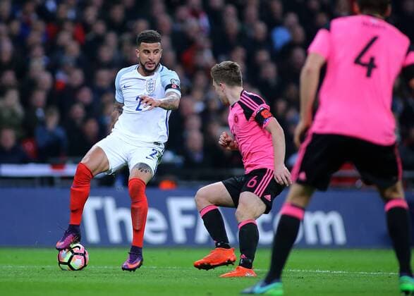 11.11.2016. Wembley Stadium, London, England. World Cup Qualifying Football. England versus Scotland. Kyle Walker of England turns on the ball as James Forrest of Scotland closes him down xMarkxKertonx  ActionPlus11808625