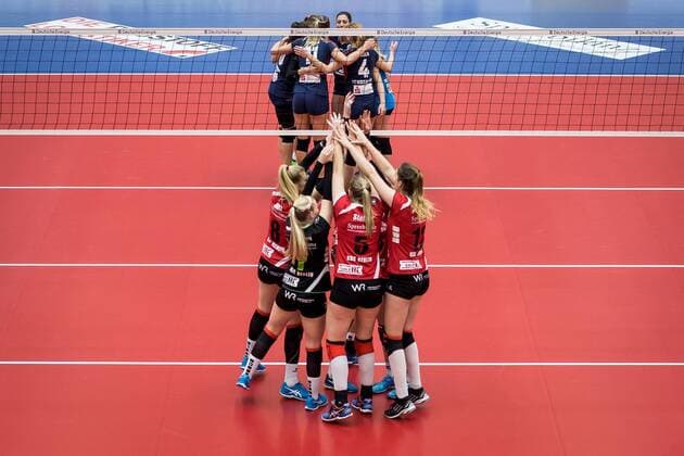 Berlin, Deutschland, 12.11.2016: Volleyball Frauen Bundesliga Saison 2016 2017 - Koepenicker SC - VC Wiesbaden. Jubel Köpenicker SC.