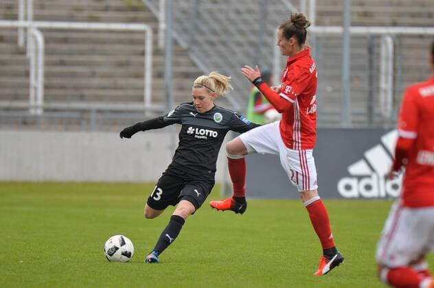 Marith Prießen, Simone Laudehr (FC Bayern Muenchen) München, Deutschland, 13.11.2016 - Fussball, Frauenfussball, FC Bayern München - 1. FFC Frankfurt, Fussball, Frauenfussball, FC Bayern München - 1. FFC Frankfurt, xKLx