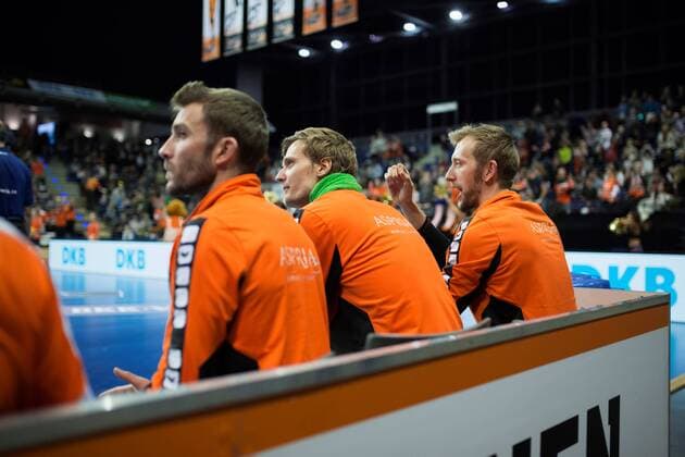 Berlin, Deutschland, 13.11.2016: Volleyball Bundesliga Saison 2016 2017 - Berlin Recycling Volleys - Solingen Volleys. Wouter ter Maat (BR Volleys 16), Robert Kromm (BR Volleys 3), Paul Carroll (BR Volleys 12)