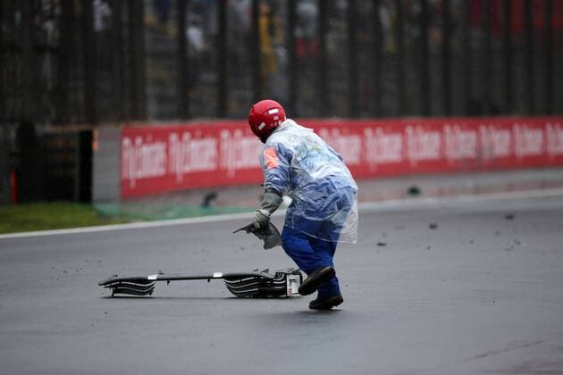 Brazilian Grand Prix, Sao Paulo 10 - 13 November 2016 13.11.2016 - Race, A marshall on the track 