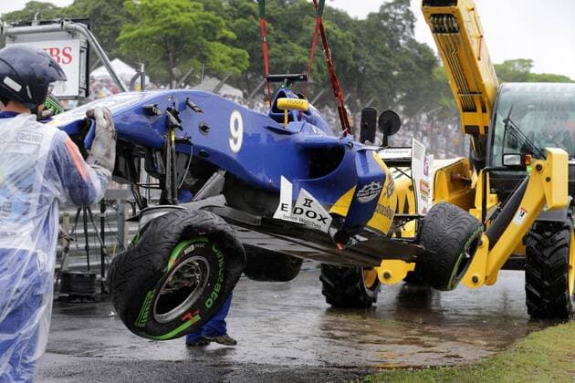 Bilder des Tages - SPORT Brazilian Grand Prix, Sao Paulo 10 - 13 November 2016 13.11.2016 - Race, Crash, Marcus Ericsson (SUE) Sauber C34 