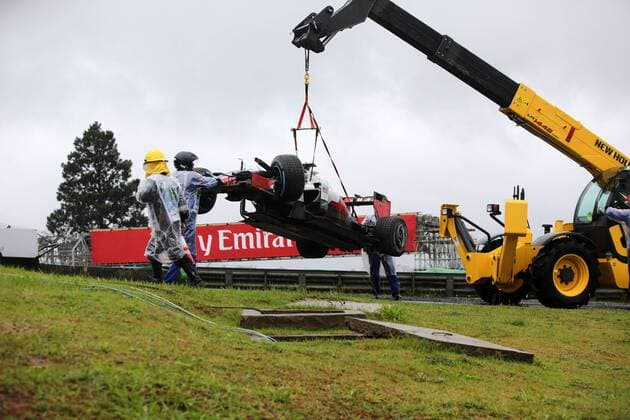 Bilder des Tages - SPORT Brazilian Grand Prix, Sao Paulo 10 - 13 November 2016 13.11.2016 - Race, Crash, Romain Grosjean (FRA) Haas F1 Team VF-16 