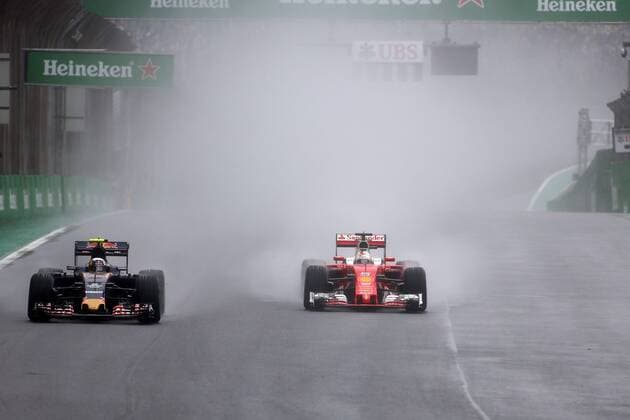 Brazilian Grand Prix, Sao Paulo 10 - 13 November 2016 13.11.2016 - Race, Max Verstappen (NED) Red Bull Racing RB12 and Sebastian Vettel (GER) Scuderia Ferrari SF16-H 