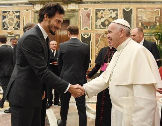 Mats HUMMELS, DFB 5 German Soccer national team Nationalteam visits Pope Francis in a private audience in the Vatican City at November 14, 2016 in Rome, Italy