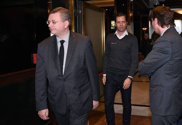 Fussball International Testspiel in Mailand Italien - Deutschland 14.11.2016 Teammanager Oliver Bierhoff (Mitte, Deutschland) und DFB-PrAEsident Reinhard Grindel (li, Deutschland) im Teamhotel 