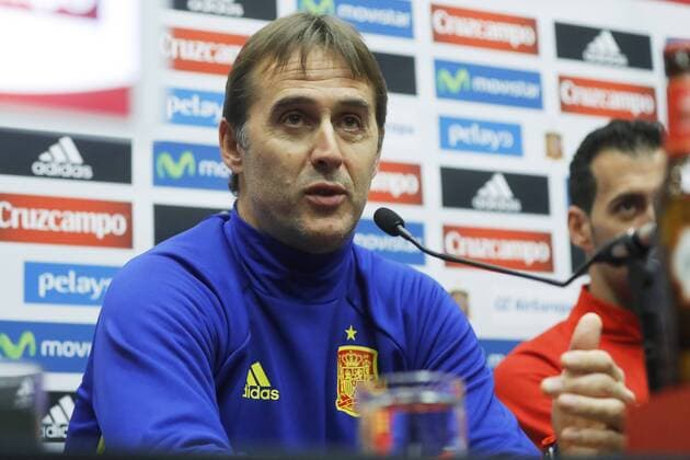 Fußball, Nationalteam Spanien Pressekonferenz Spanish National soccer team head coach Julen Lopetegui (L) during the press conference PK Pressekonferenz held at Wembley stadium in London, United Kingdom on 14 November 2016. Spain will face England upcoming 15 November. Spanish National soccer team s press conference !ACHTUNG: NUR REDAKTIONELLE NUTZUNG!  20161114-636147507244873426