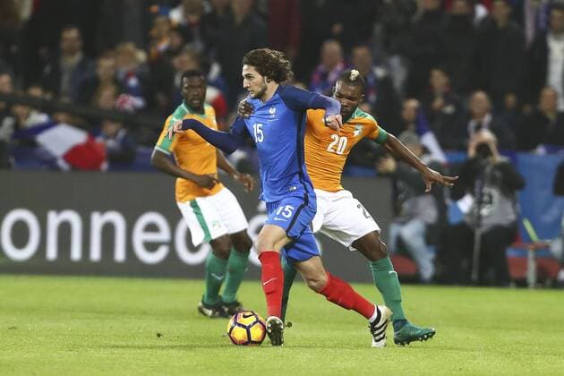 Geoffroy Serey Die (Elfenbeinküste) vs Adrien Rabiot (France) Fußball : Nationalteam - Frankreich vs Elfenbeinküste - Testspiel - - 15 11 2016 GwendolineLeGoff Panoramic 
