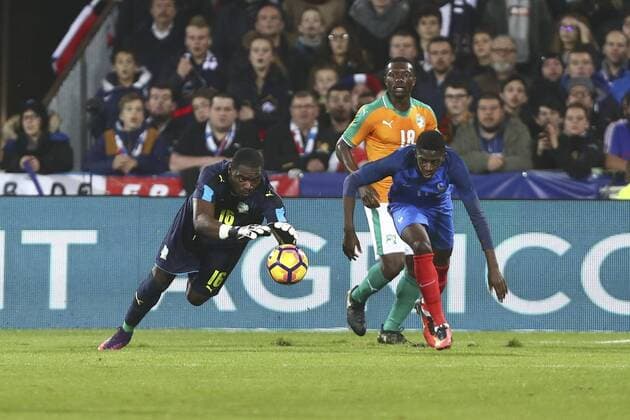 Sylvain Gbohouo (Elfenbeinküste) vs Ousmane Dembele (France) Fußball : Nationalteam - Frankreich vs Elfenbeinküste - Testspiel - - 15 11 2016 GwendolineLeGoff Panoramic 