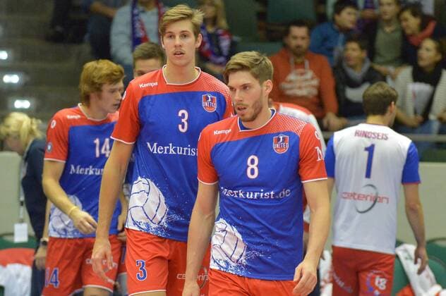 16.11.2016, xtkx, Volleyball 1.Bundesliga Herren, United Volleys - VCO Berlin, emspor, v.l. Peter Wolf (United Volleys) , Mitchell Tulley (United Volleys) , Jan Klobucar (United Volleys) , Rüsselsheim