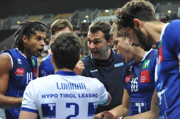 Volleyball, CL Quali, Hypo Tirol Volleyballteam Innsbruck - VfB Friedrichshafen VOLLEYBALL - CEV CL, Tirol vs Friedrichshafen INNSBRUCK,AUSTRIA,16.NOV.16 - VOLLEYBALL - CEV Champions League, Hypo Tirol Volleyballteam vs VfB Friedrichshafen. Image shows the rejoicing of Hypo Tirol. GEPAxpictures xAmirxBeganovic