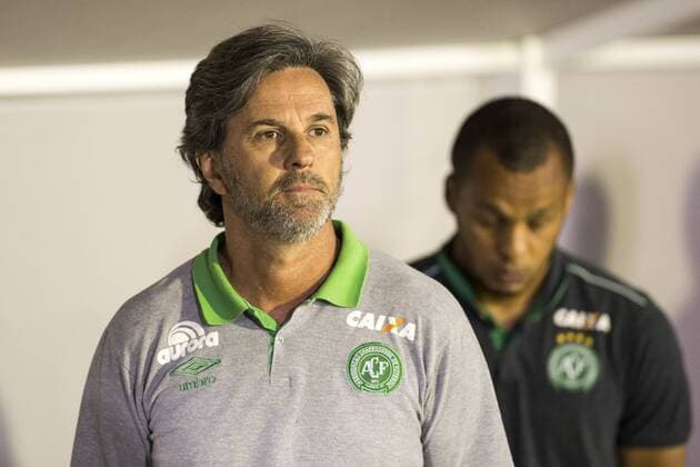 Botafogo X Chapecoense RIO DE JANEIRO, RJ - 16.11.2016: BOTAFOGO X CHAPECOENSE - Coach Caio Junior in Botafogo X Chapecoense valid for the 35th round of the championship held at the Arena Botafogo (Portuguese Stadium) in Rio de Janeiro, RJ. (Photo: Celso Pupo Fotoarena) x1230689x  CelsoxPupo