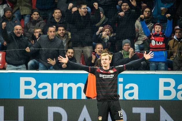 Julian Brandt (Bayer 04 Leverkusen 19) beim Torjubel nach dem Treffer zum 2:1 beim Bundesligaspiel zwischen Bayer 04 Leverkusen und RB Leipzig am 18.11.2016, Leverkusen Copyright: xSchuelerx xEibnerx-xPressefotox EP_JSE