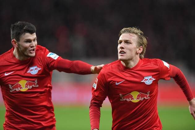 18.11.2016, Fussball GER, 1. Bundesliga Saison 2016 2017, 11. Spieltag, Bayer 04 Leverkusen - RB Leipzig, Jubel Emil Forsberg (RB Leipzig), re., und Oliver Burke (RB Leipzig)