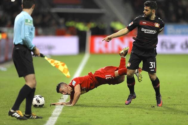 Foto : Kevin Volland ( Leverkusen ) gegen Diego Demme Fussball 1. Bundesliga , am Fr. 18.11.2016 Bayer 04 Leverkusen - Leipzig 2 - 3