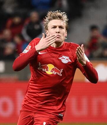 BayArena Leverkusen 18.11.2016, 1. Fussball Bundesliga Saison 2016 17 11.Spieltag, Bayer 04 Leverkusen vs. RB Leipzig ---- Emil Forsberg (Leipzig) jubelt nach seinem Tor und wirft den Leipziger Fans Kusshändchen zu