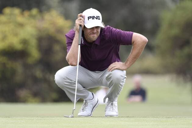 19.11.2016. Royal Sydney Golf Club, Sydney, Australia. Emirates Australian Open Golf 3rd Round. Aaron Baddeley of Australia lines up a putt. xNigelxOwenx  ActionPlus11810978