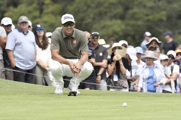 19.11.2016. Royal Sydney Golf Club, Sydney, Australia. Emirates Australian Open Golf 3rd Round. Adam Scott of Australia lines up a putt. xNigelxOwenx  ActionPlus11810923