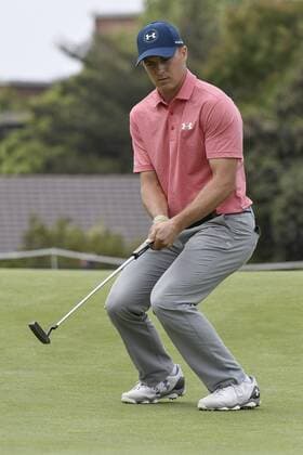 19.11.2016. Royal Sydney Golf Club, Sydney, Australia. Emirates Australian Open Golf 3rd Round. Jordan Spieth of the United States of America just misses a putt on the 18th hole. xNigelxOwenx  ActionPlus11810951