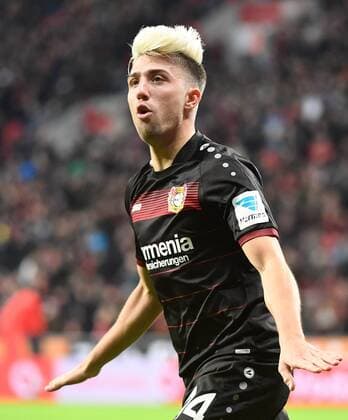 18.11.2016, xjhx, Fussball 1.Bundesliga, Bayer 04 Leverkusen - RB Leipzig, emspor, v.l. Kevin Kampl (Bayer Leverkusen) celebrate the goal, Torjubel zum 1:0 Leverkusen