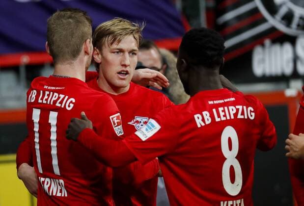 Emil FORSBERG, RB Leipzig 10 Torjubel, Jubel nach dem Tor zum 2-2 Halbfigur, Freisteller , Aktion, Einzelbild, Portrait, Portraet, Einzelaktion Einzelaufnahe BAYER 04 LEVERKUSEN - RB LEIPZIG 2-3 Fussball 1. Bundesliga , Leverkusen, am 18.11.2016, 11.Spieltag, Saison 2016 2017, 1.Liga, 1.Bundesliga,