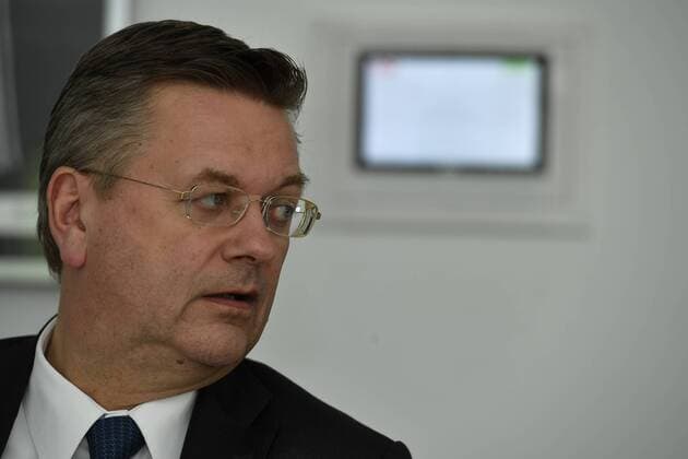 05.09.2016 - kicker Sportmagazin - Gespräch Talk Redaktionsbesuch - Reinhard Dieter Grindel - Präsident Deutscher Fussball Bund DFB - -