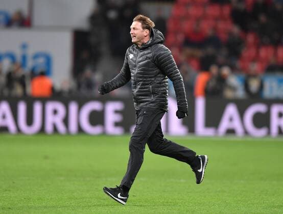 18.11.2016, Fussball GER, 1. Bundesliga Saison 2016 2017, 11. Spieltag, Bayer 04 Leverkusen - RB Leipzig 2:3, Jubel nach dem Abpfiff von Trainer Ralph Hasenhuettl, Ralph Hasenhüttl (RB Leipzig)
